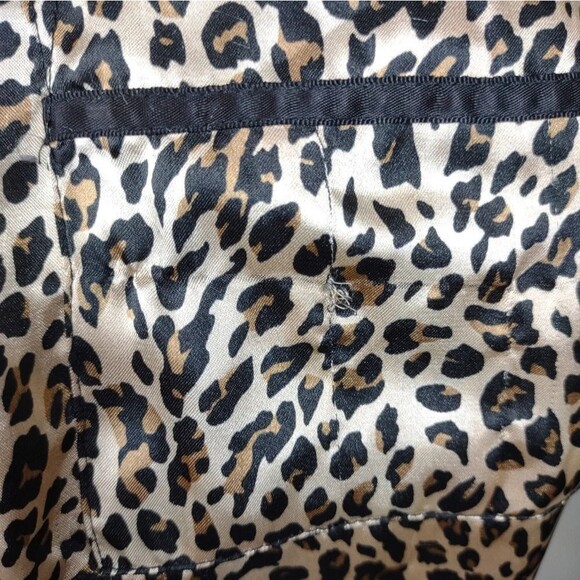 Secret Treasures sleek and smooth leopard print satin sleepshirt size 3X buttons - Picture 15 of 16